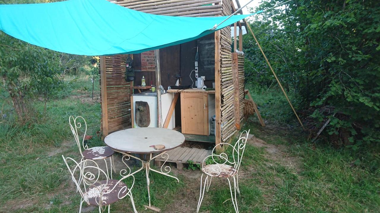 Tente En Permaculture Pirate Creysse  Extérieur photo